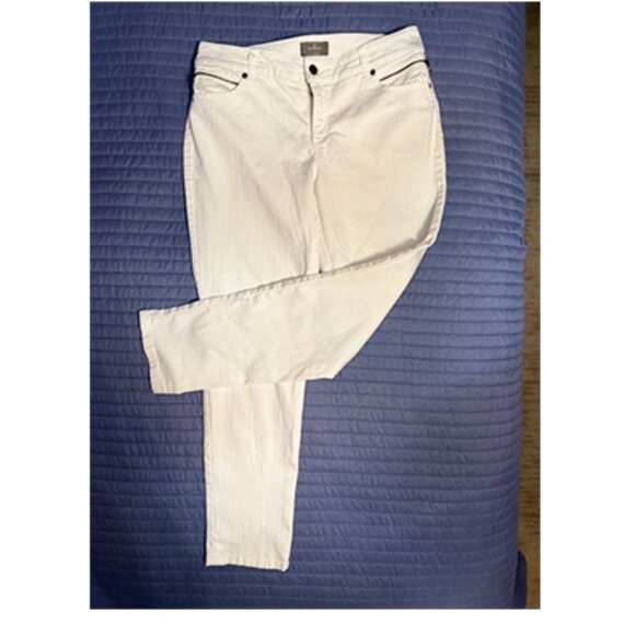 White So Slimming by Chico's Denim with Zippered Pockets White Jeans | Size 10 - Picture 2 of 9